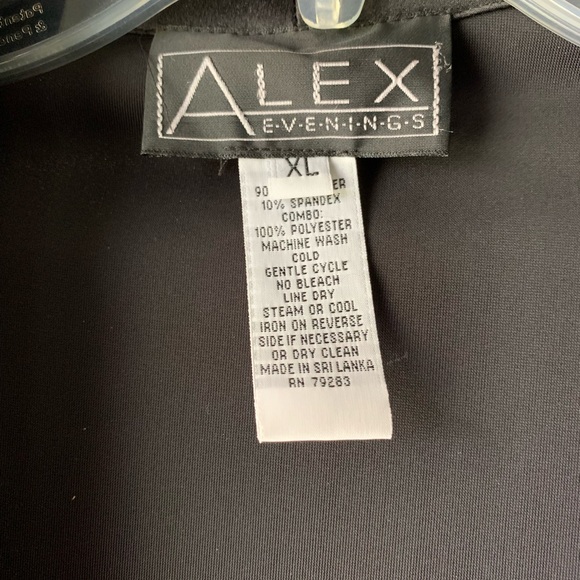 Women’s XL Velvet Blazer - Picture 2 of 3